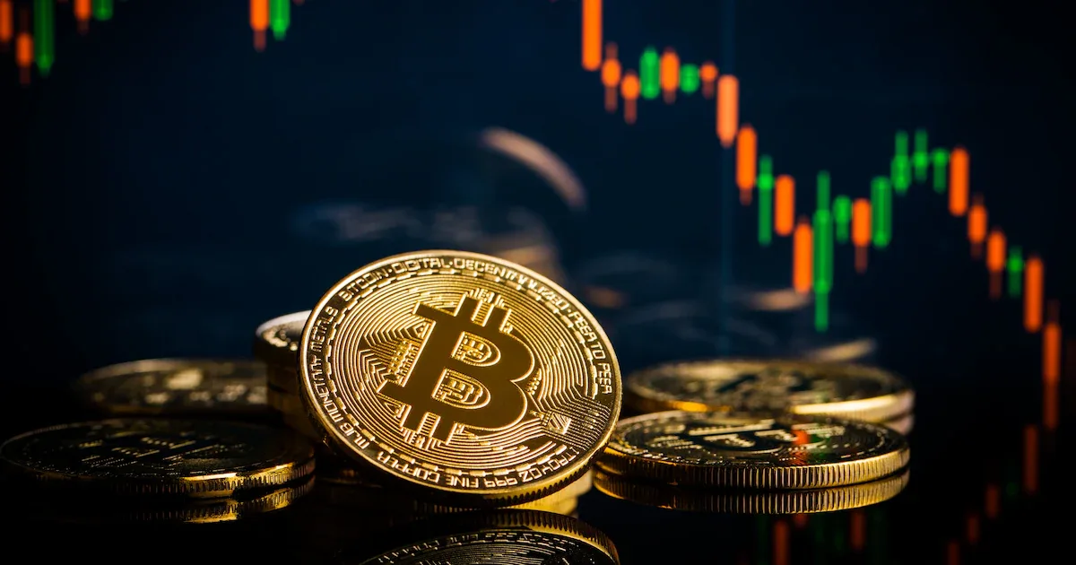 Bitcoin cai 0,62% e analistas monitoram possível retorno aos US$ 80 mil