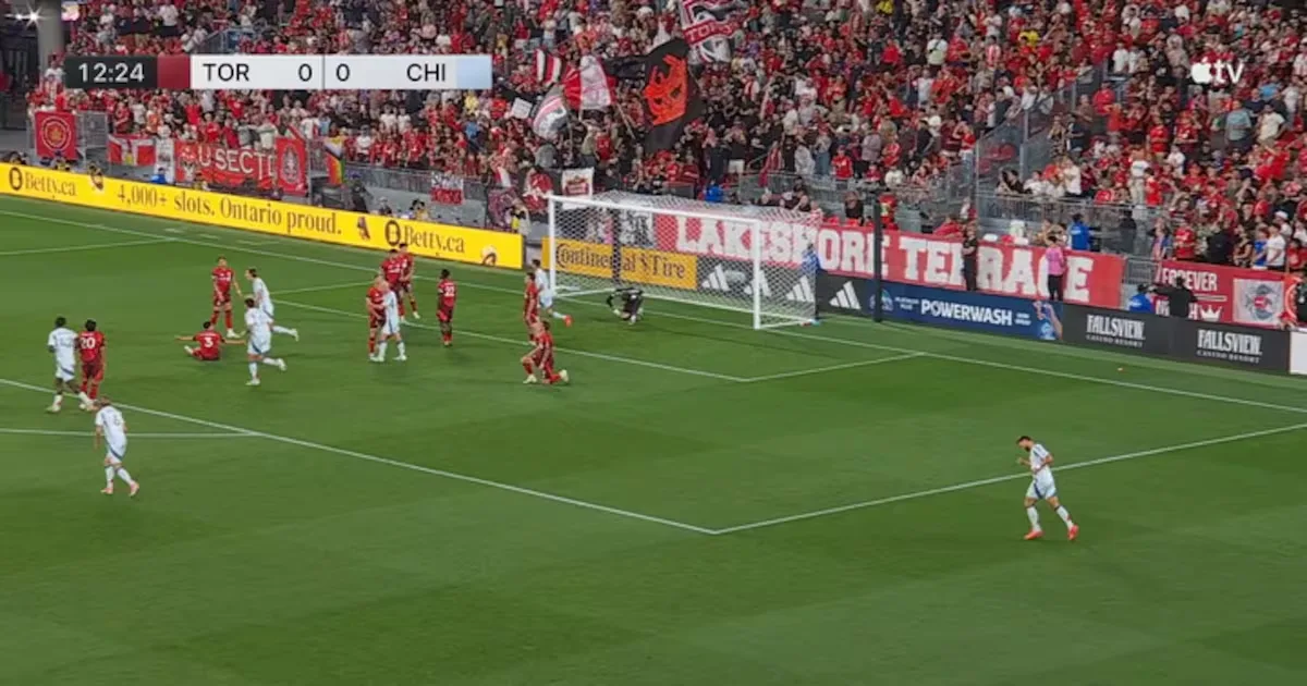 Toronto FC e Chicago Fire empatam por 4 a 4 na MLS