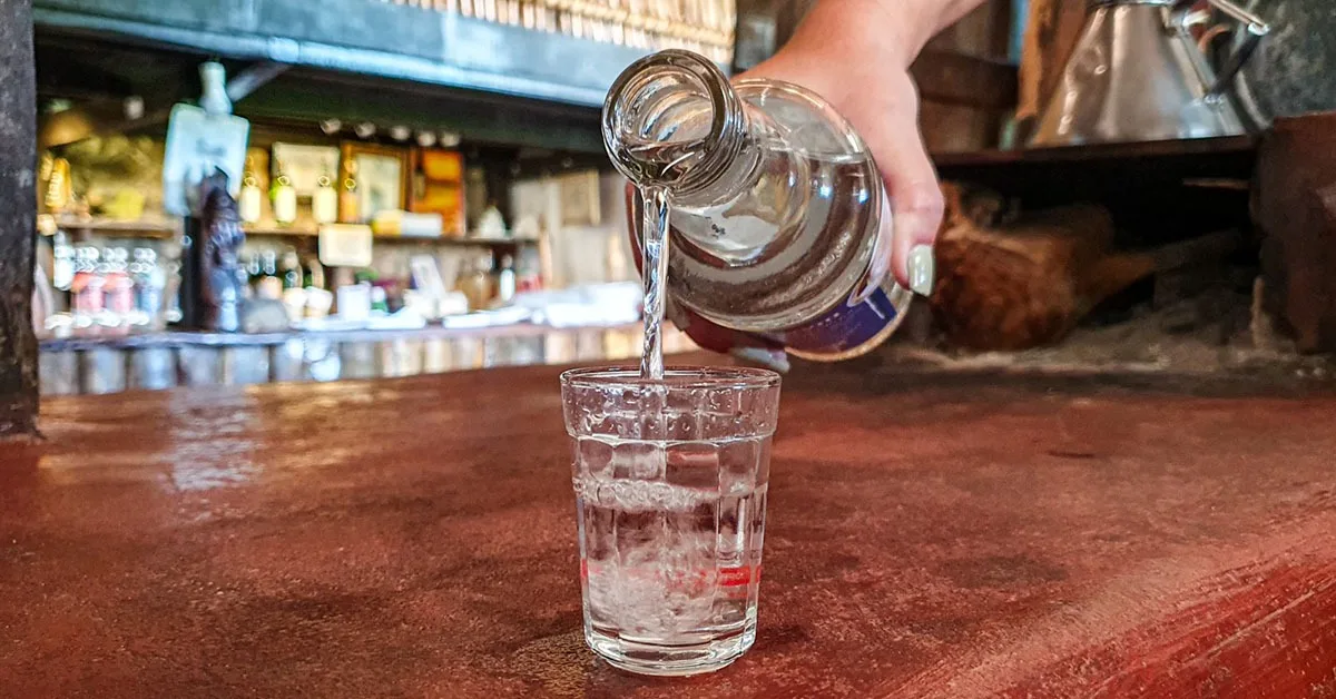 Minas Gerais registra R$ 624,7 milhões na cadeia da cachaça em 2025