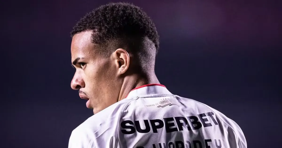 São Paulo supera Palmeiras e aposta em Djhordney, volante de 19 anos