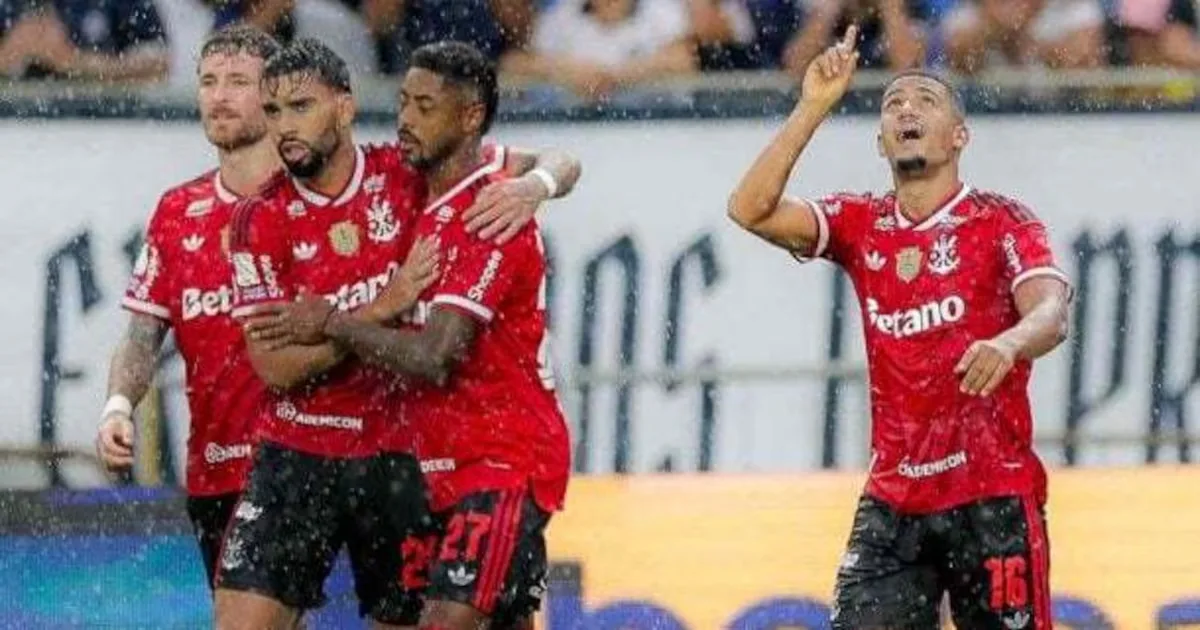 Flamengo assume liderança e provoca Palmeiras após empate do Botafogo