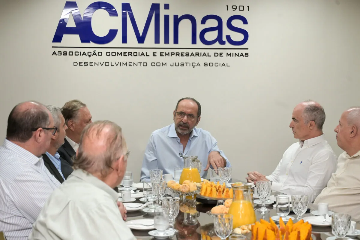 Kalil propõe rever dívida de Minas e critica renúncias fiscais previstas para 2027