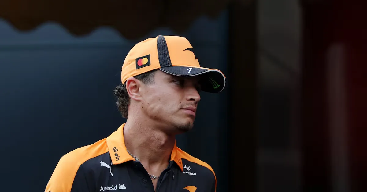 Norris abandona GP do Azerbaijão e critica pilotos após acidente na relargada