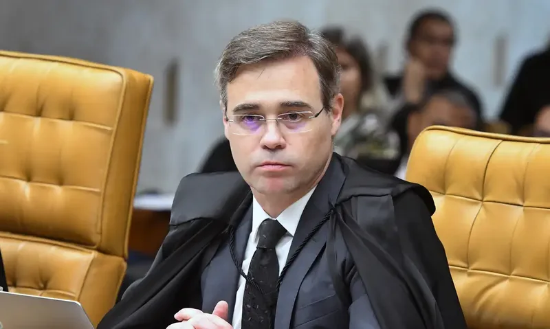 Mendonça afasta diretores da Polícia Federal e manda investigar relatórios