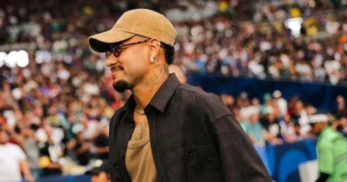 Neymar confirma carinho pelo Flamengo durante visita ao Maracanã