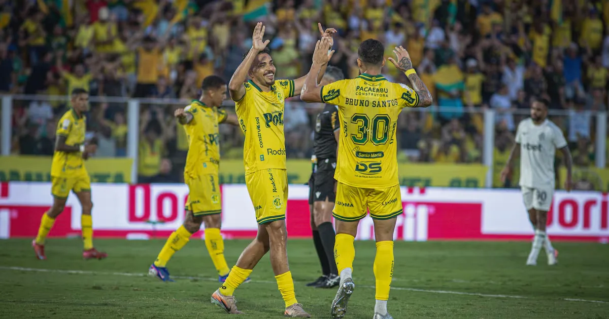 Mirassol vence Botafogo por 2 a 0 na estreia de Tite e Ziyech