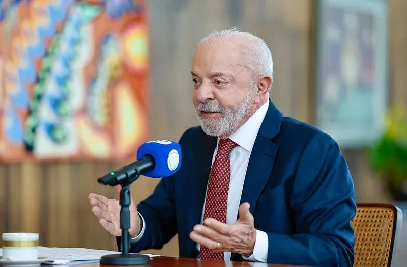 Lula defende reforma do Judiciário após críticas a sessão do STF