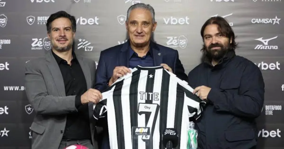 Ziyech e Tite são registrados e ficam à disposição do Botafogo