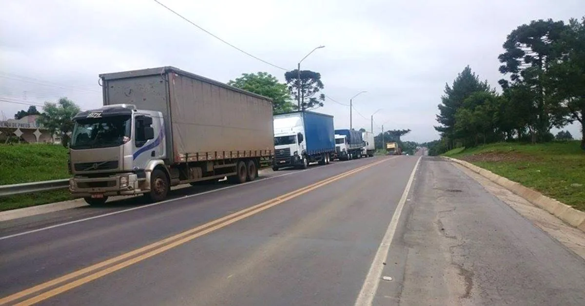 Novo piso do frete considera diesel a R$ 7,33, mas setor cobra cobertura maior