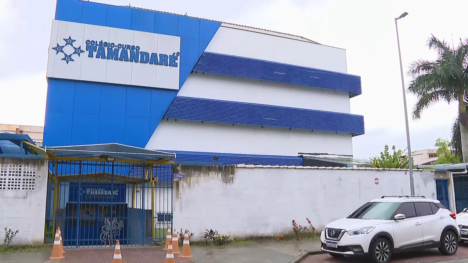 Alunos e visitantes recebem atendimento após uso compartilhado de lancetas em escola no Rio