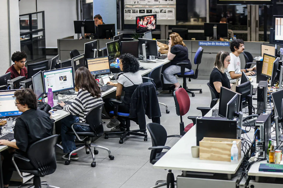 Confiança nas notícias cai enquanto desinformação amplia pressão sobre a imprensa