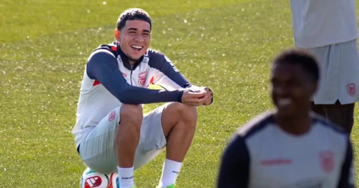 Kendry Páez aguarda novo destino após empréstimos interrompidos pelo Chelsea