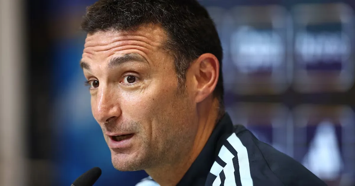 Scaloni negocia renovação e mantém camisa 10 reservada para Messi