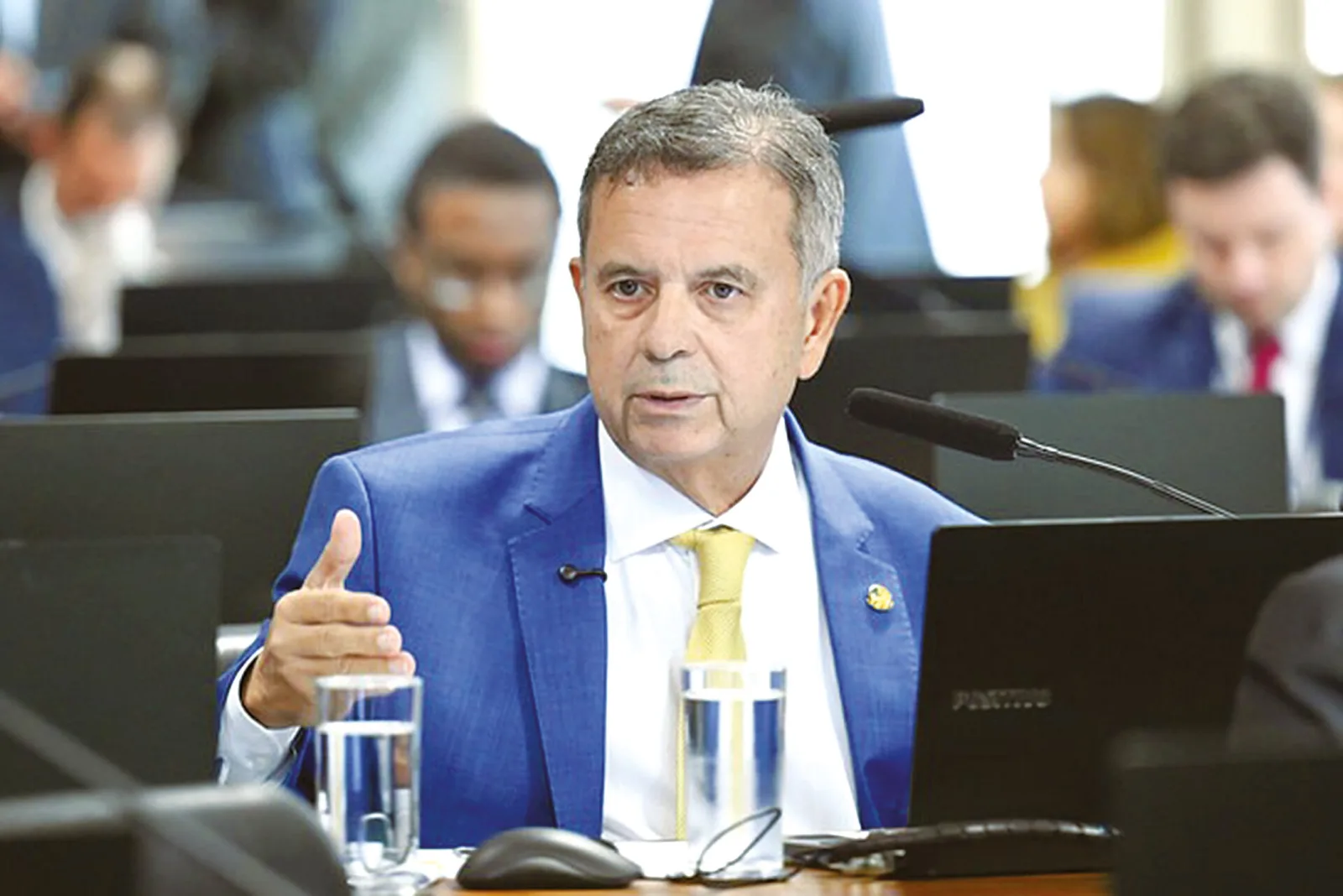 Marinho pede reação do Senado e de Fachin após críticas a decisões de Dino