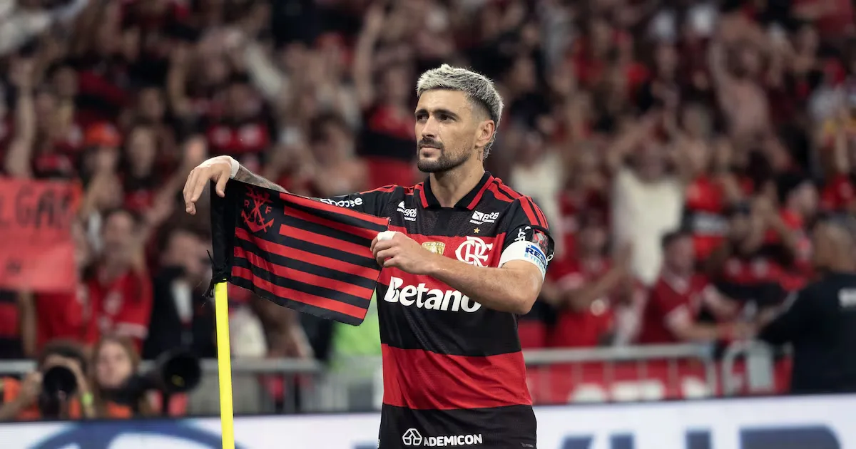Arrascaeta sai do banco, iguala no Maracanã e leva Flamengo à semifinal