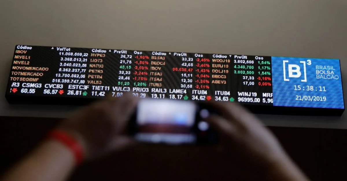 Ibovespa sobe 0,46% e encerra sequência de quatro quedas