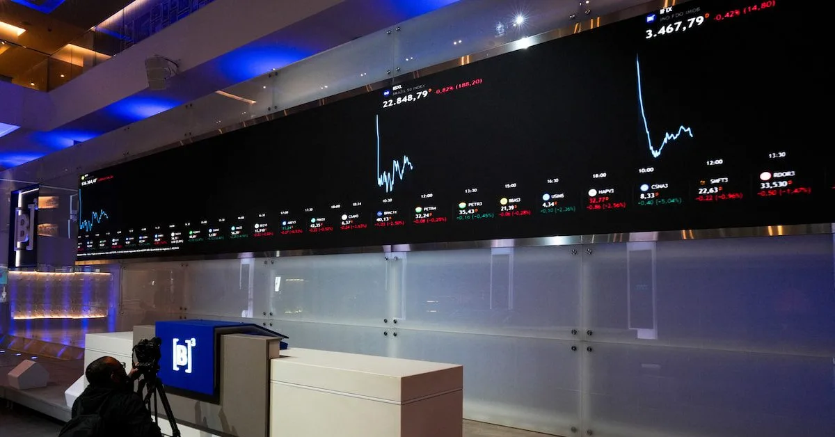 Ibovespa supera 192 mil pontos antes do primeiro turno