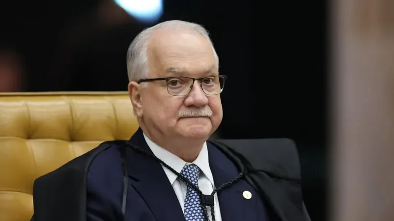 Fachin avalia sessão fechada do STF para analisar pedido contra Moraes