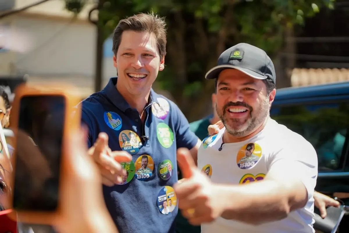 Governador e prefeito reúnem apoiadores em carreata por Anápolis
