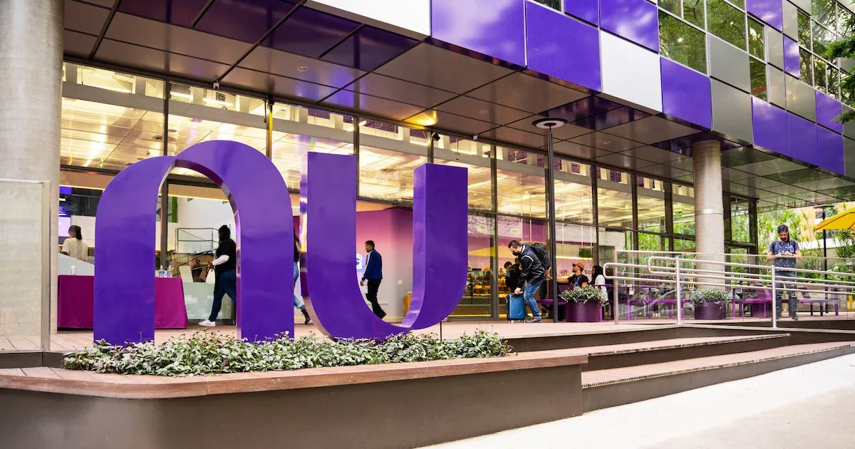 Nubank sobe após negar negociação para comprar o banco Monzo