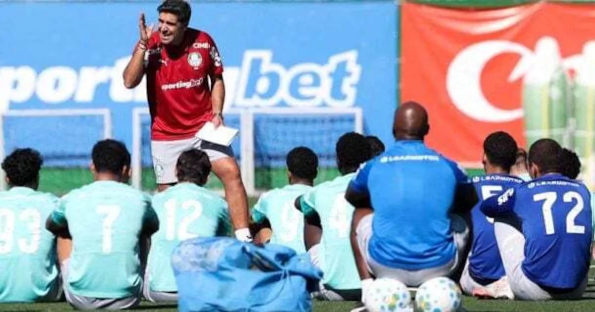 Ausência de Gómez leva Abel a estudar mudanças no Palmeiras contra a LDU