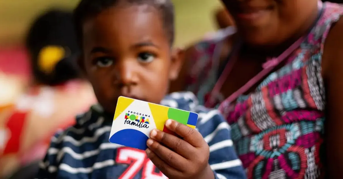 Bolsa Família passará a pagar R$ 691 por família após correção de 15,04%
