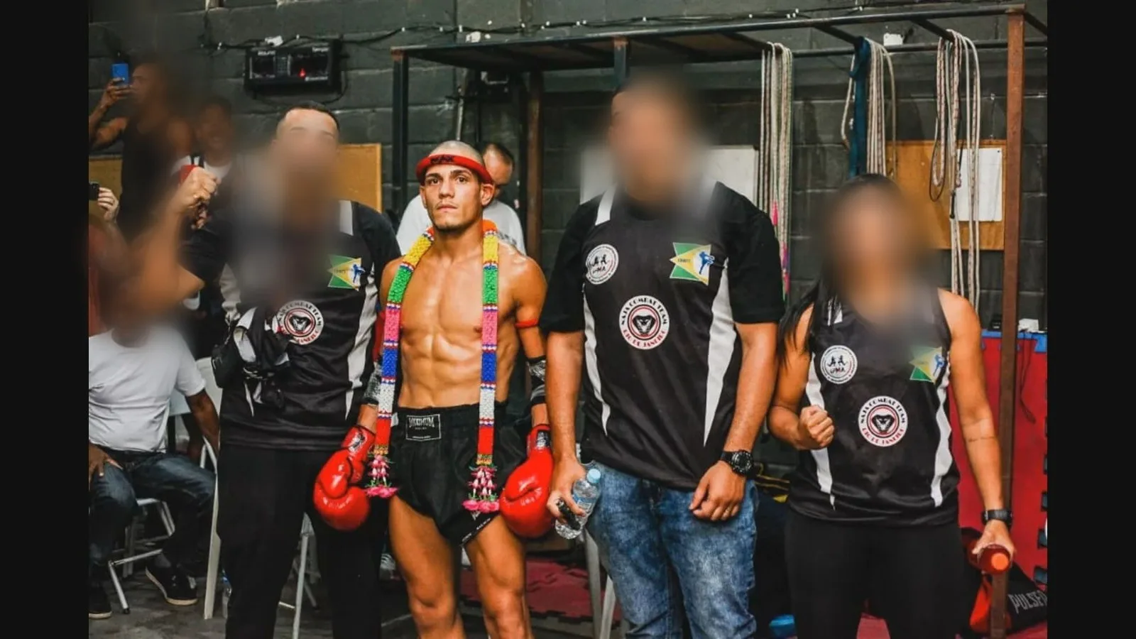 Lutador de muay thai morre após ser baleado em bar de Marechal Hermes