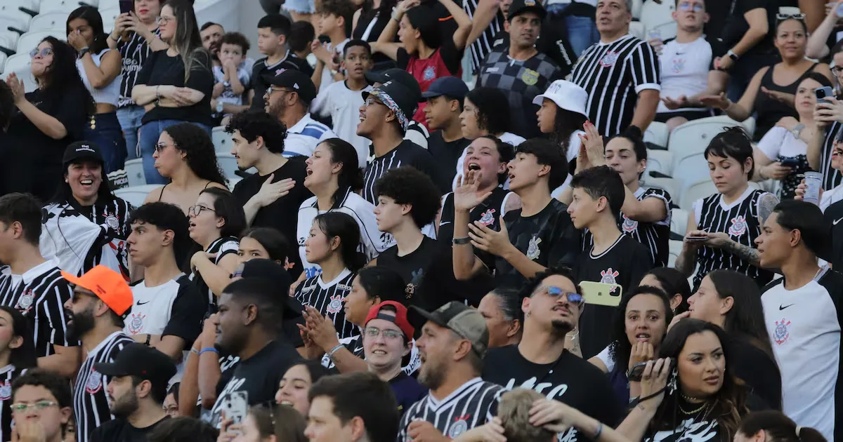 São Paulo vence Corinthians e final do Brasileirão Feminino bate recorde de público