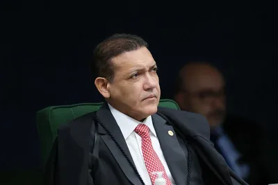 Mensagens citam pagamentos a filho de Nunes Marques e contato com filho de Fux