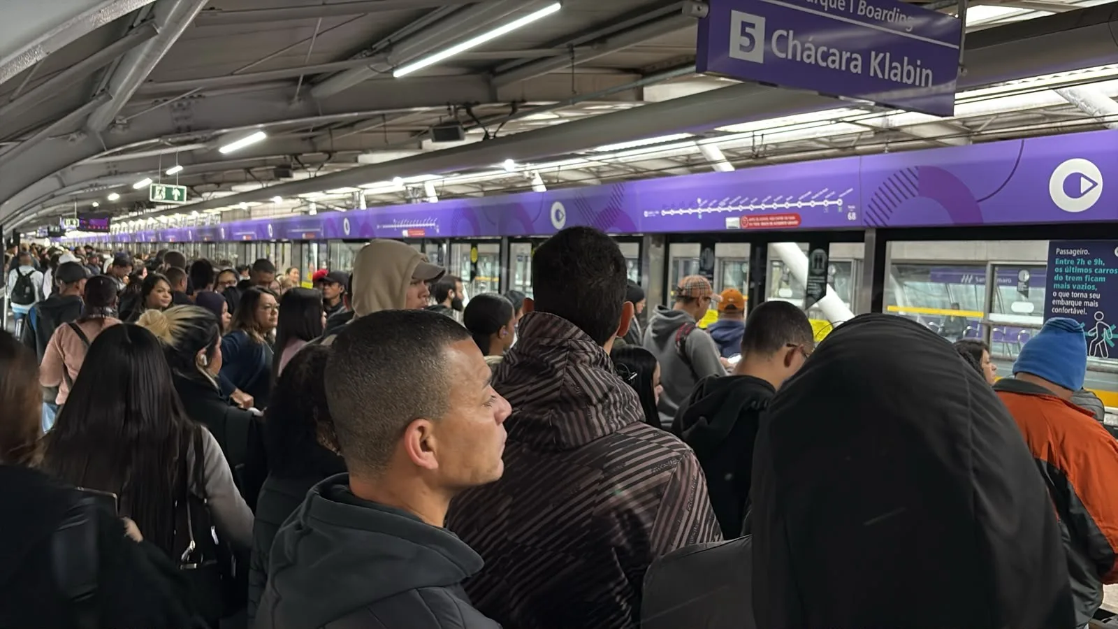 Linha 5-Lilás tem intervalos maiores pelo segundo dia seguido