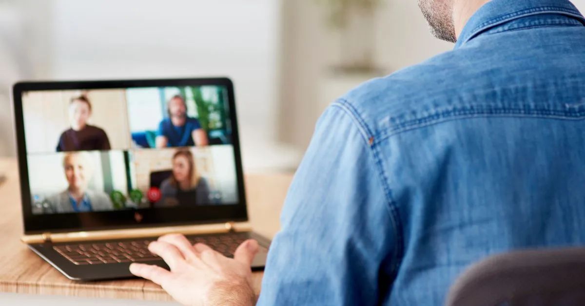 Home office alcança 7,9% dos ocupados em 2025, diz IBGE