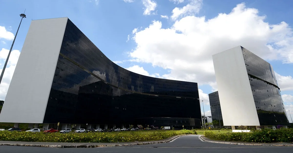 Receita de Minas chega a R$ 80,3 bilhões, mas fica estável após inflação