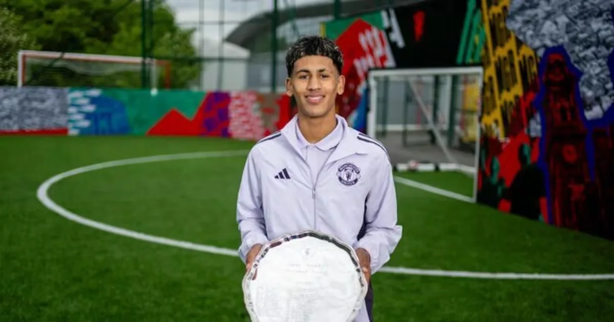 Real Madrid entra na disputa por promessa de 15 anos do Manchester United