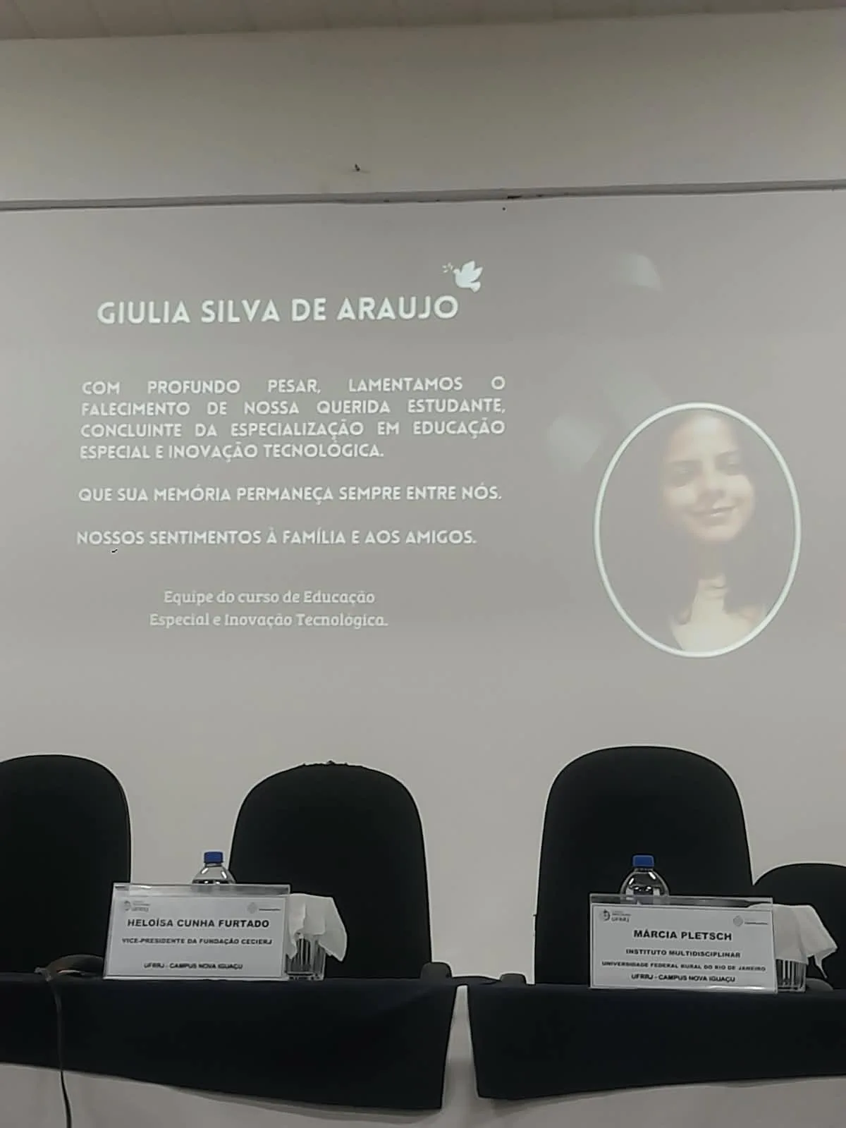 TCC de Giulia Silva sobre educação inclusiva é premiado pela UFRRJ