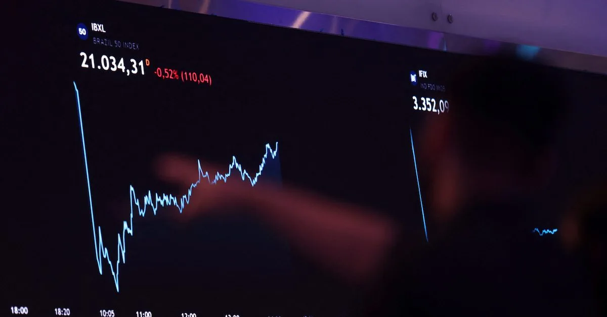 Ibovespa avança 0,74% com exterior favorável e atenção às eleições