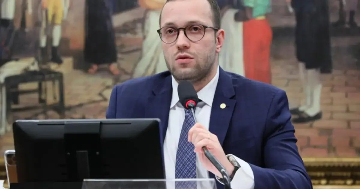 Deputado Filipe Barros foi quem vazou inquérito a Bolsonaro, diz PF