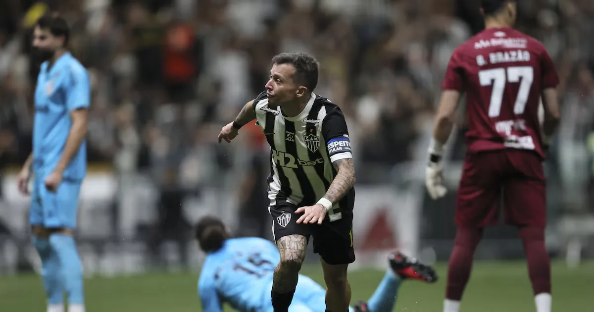 Atlético-MG elimina Santos nos pênaltis e avança à semifinal da Sul-Americana