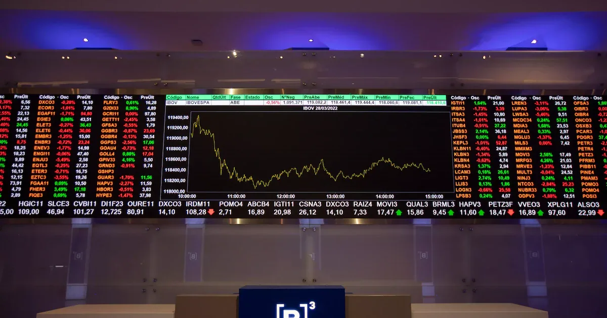 Ibovespa sobe, enquanto petróleo recua e pressiona ações de petroleiras