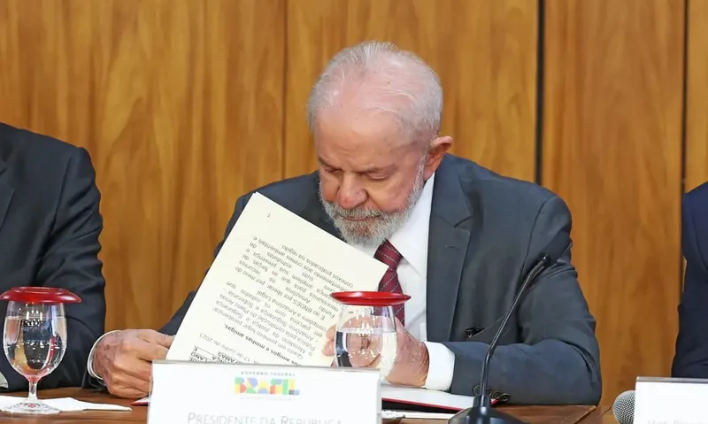 Lula diz que vai acabar com bets e cobra adaptação dos times de futebol