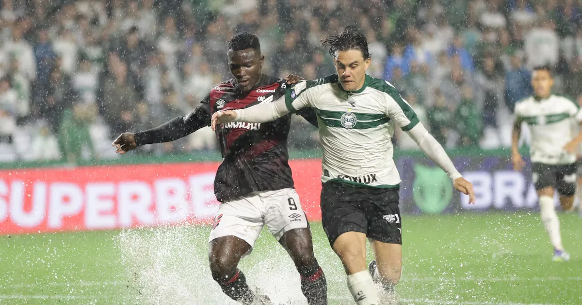 Moledo marca duas vezes nos acréscimos e sela empate no Atletiba