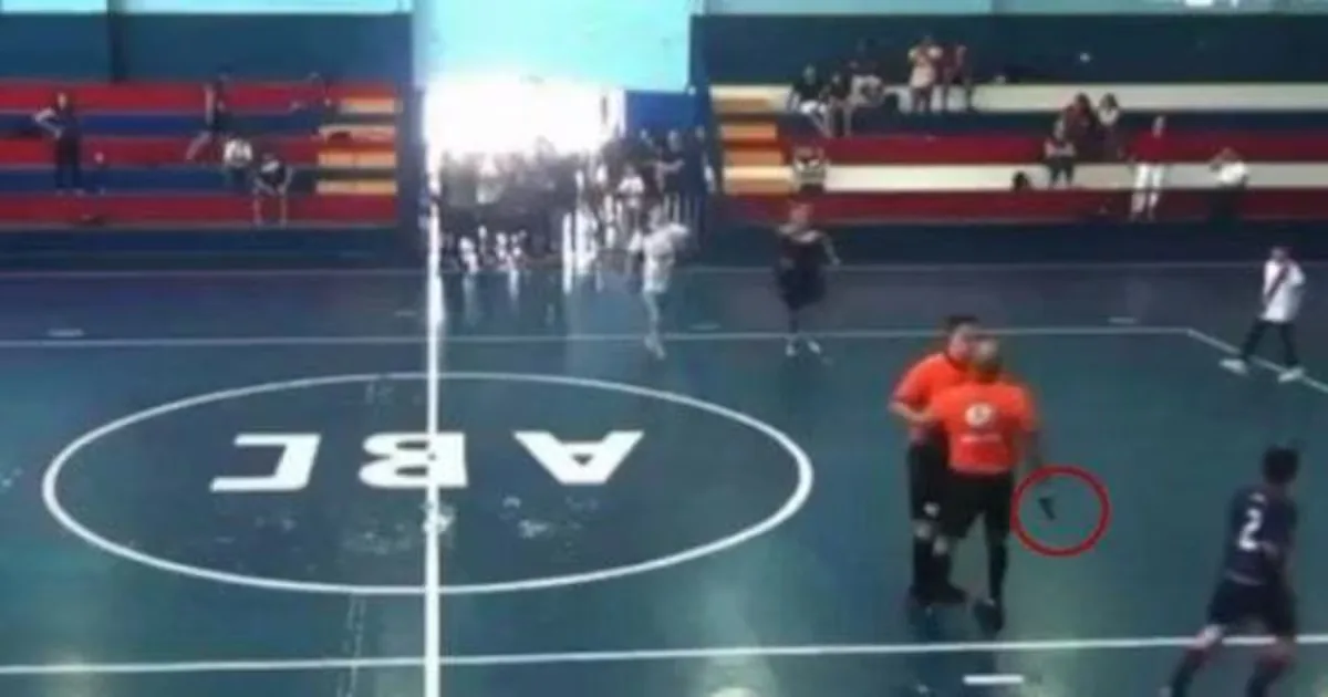 Árbitro aponta arma durante jogo infantil de futsal em Campo Grande