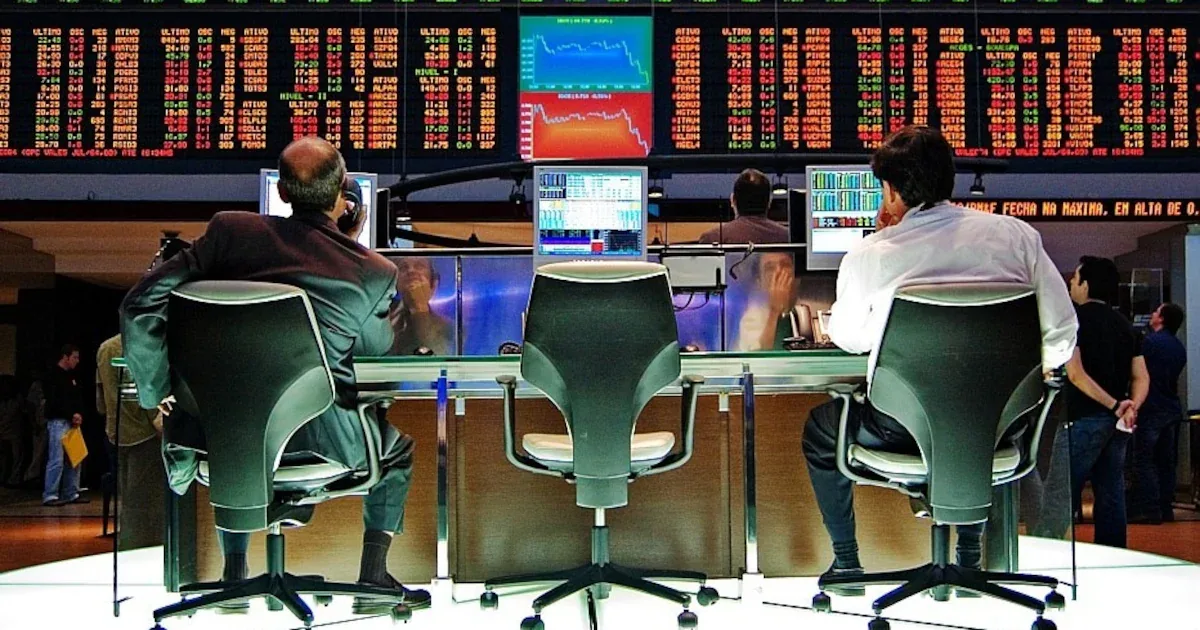Fundos multimercados se dividem entre perdas, bancos e estratégias vencedoras