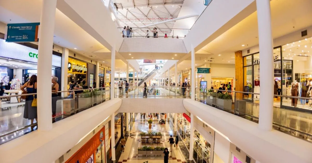 Varejo em shoppings da capital mineira recua no mês de agosto