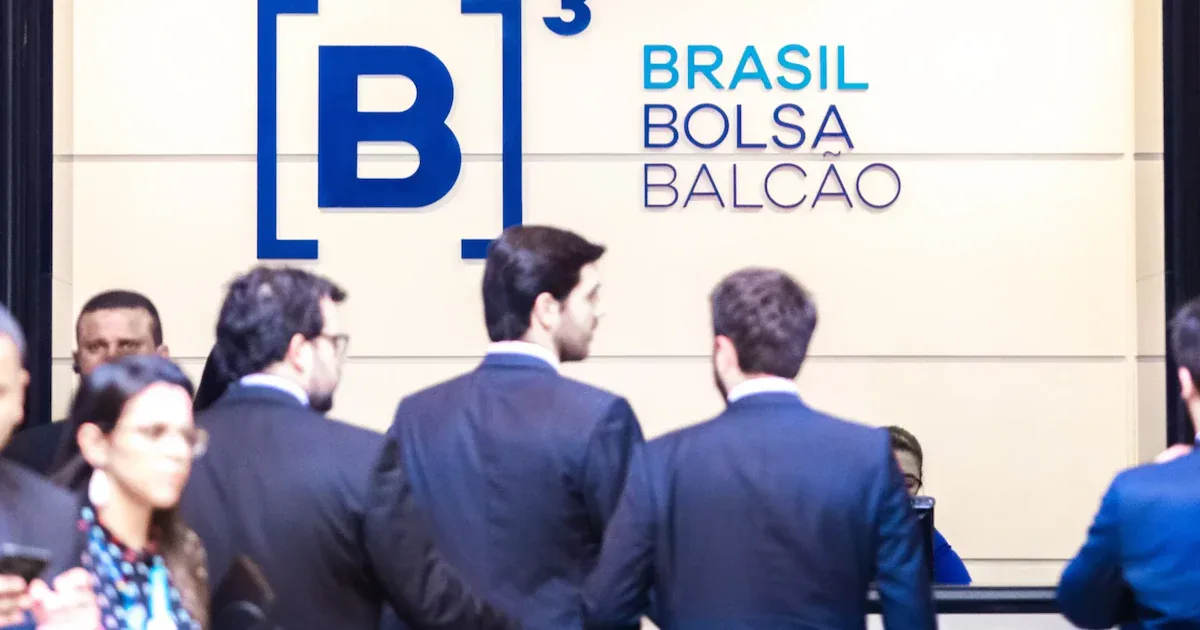 Ibovespa recua com dados de emprego; CSN cai 11,69% e Azzas lidera altas